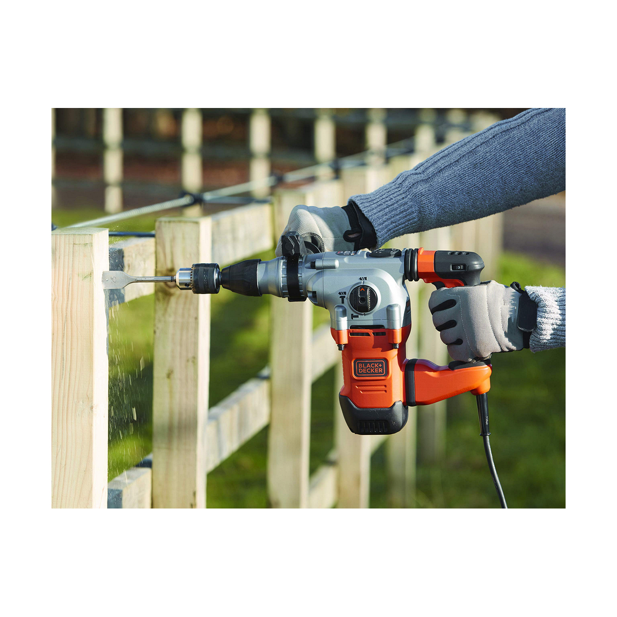 Перфоратор Black & Decker BEHS03K